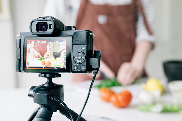 Panasonic-G100-camera-2.jpg