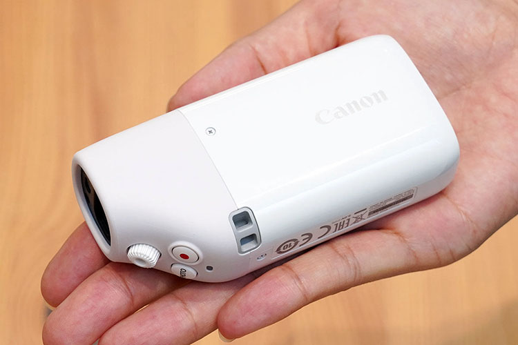 Canon-Power-Shot-ZOOM-compact-monocular-style-camera-for-telephoto-shooting-7.jpg