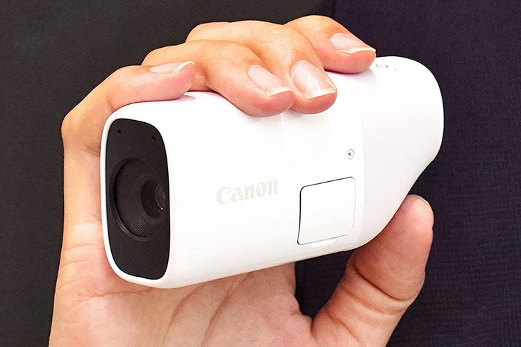 Canon-Power-Shot-ZOOM-compact-monocular-style-camera-for-telephoto-shooting-6.jpg