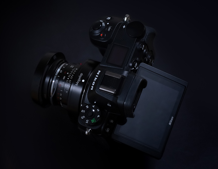 Megadap-MTZ11-Leica-M-to-Nikon-Z-autofocus-adapter-1.jpg